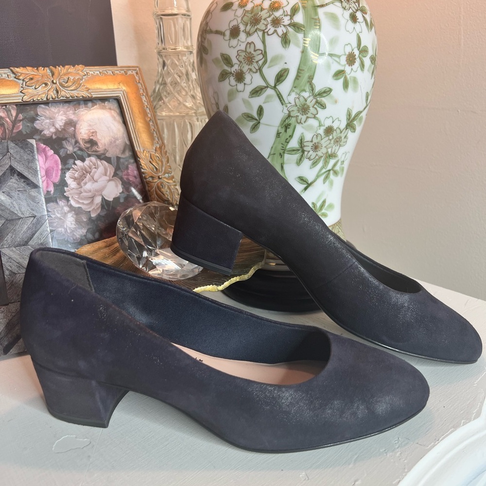 Tamaris navy blue pumps